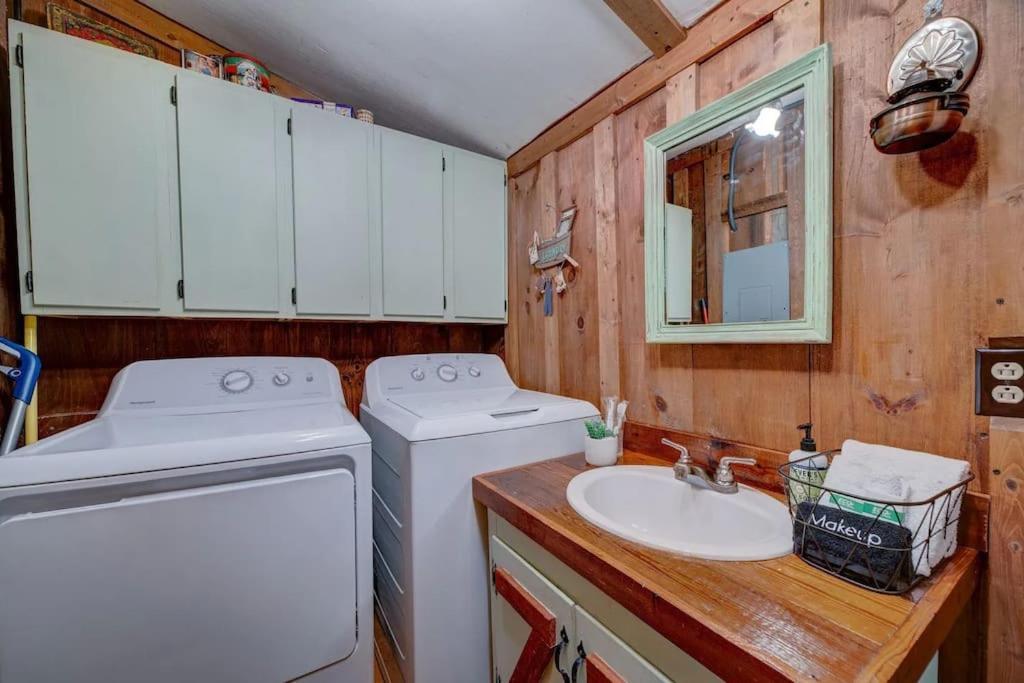 Bear Den Bungalow With Hot Tub Near Blue Ridge And 엘리제이 외부 사진