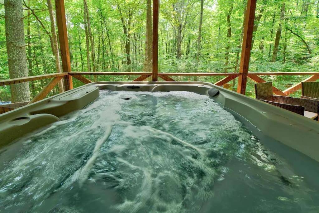 Bear Den Bungalow With Hot Tub Near Blue Ridge And 엘리제이 외부 사진